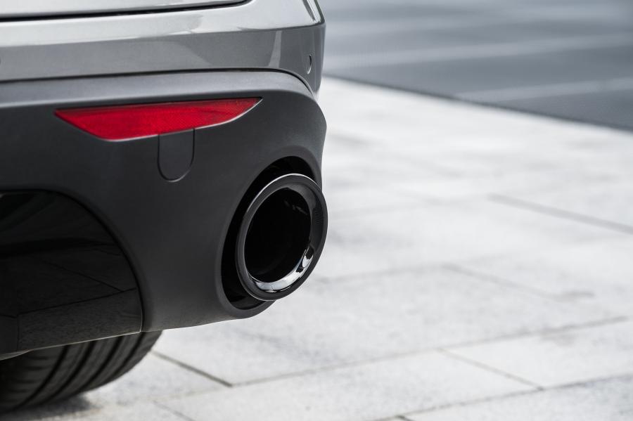 Детали экстерьера Alfa Romeo Stelvio B-Tech (949) 2018 года  (фото 4 из 15)
